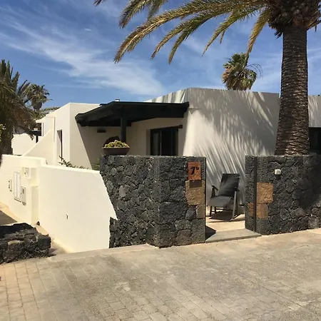 Lido-playa Roca With Sea Front Access - Free Ac - Wifi Apartment Costa Teguise